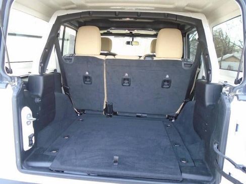 Used 2021 Jeep Wrangler Unlimited Sahara image 28