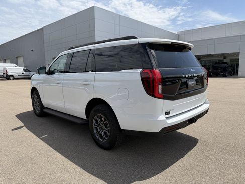 Used 2025 Ford Expedition Active AWD/4WD image 4
