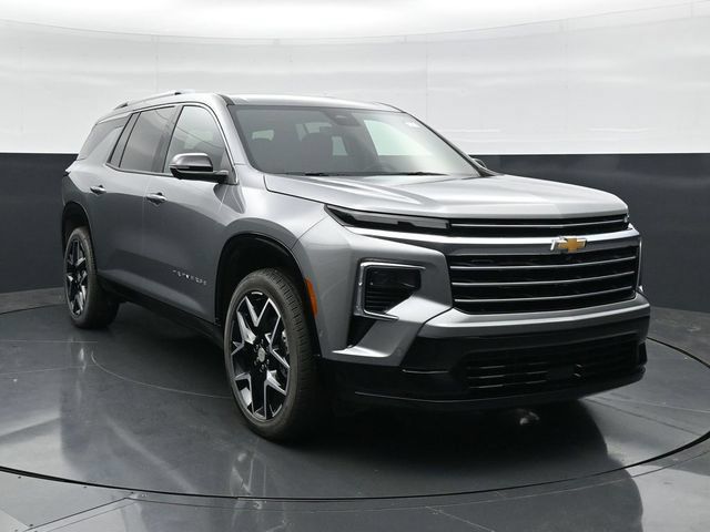 Used 2026 Chevrolet Traverse High Country w/ LPO, Floor Liner Package AWD/4WD image 4