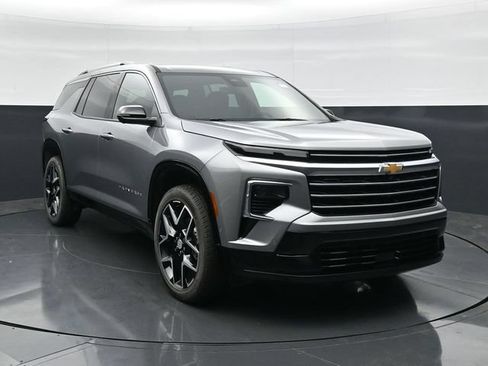 Used 2026 Chevrolet Traverse High Country w/ LPO, Floor Liner Package AWD/4WD image 4