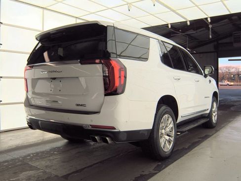 Used 2025 GMC Yukon Denali image 2