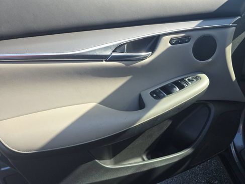 Certified 2023 INFINITI QX50 Luxe FWD image 9