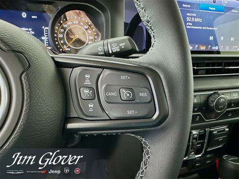 New 2025 Jeep Gladiator Sport image 34
