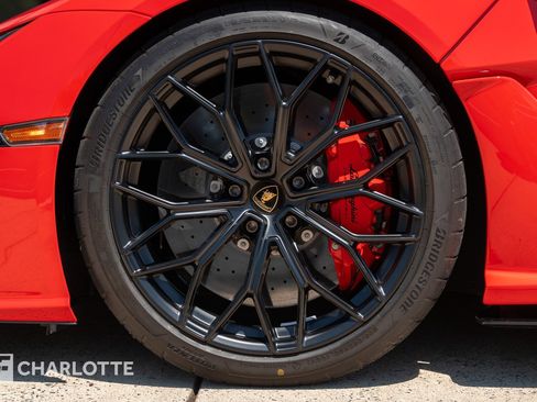 Used 2024 Lamborghini Revuelto AWD/4WD image 10