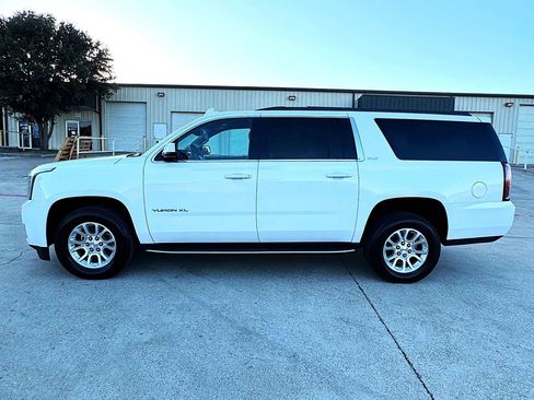 Used 2019 GMC Yukon XL SLE image 6