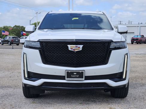 Used 2023 Cadillac Escalade ESV Sport w/ Heavy-Duty Trailer Package AWD/4WD image 6