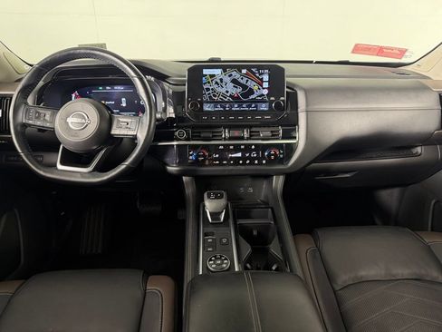 Used 2024 Nissan Pathfinder Platinum AWD/4WD image 14