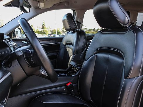 Used 2022 Jeep Grand Cherokee L Limited image 17