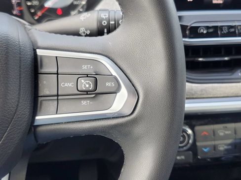 Used 2023 Jeep Compass Latitude AWD/4WD image 15