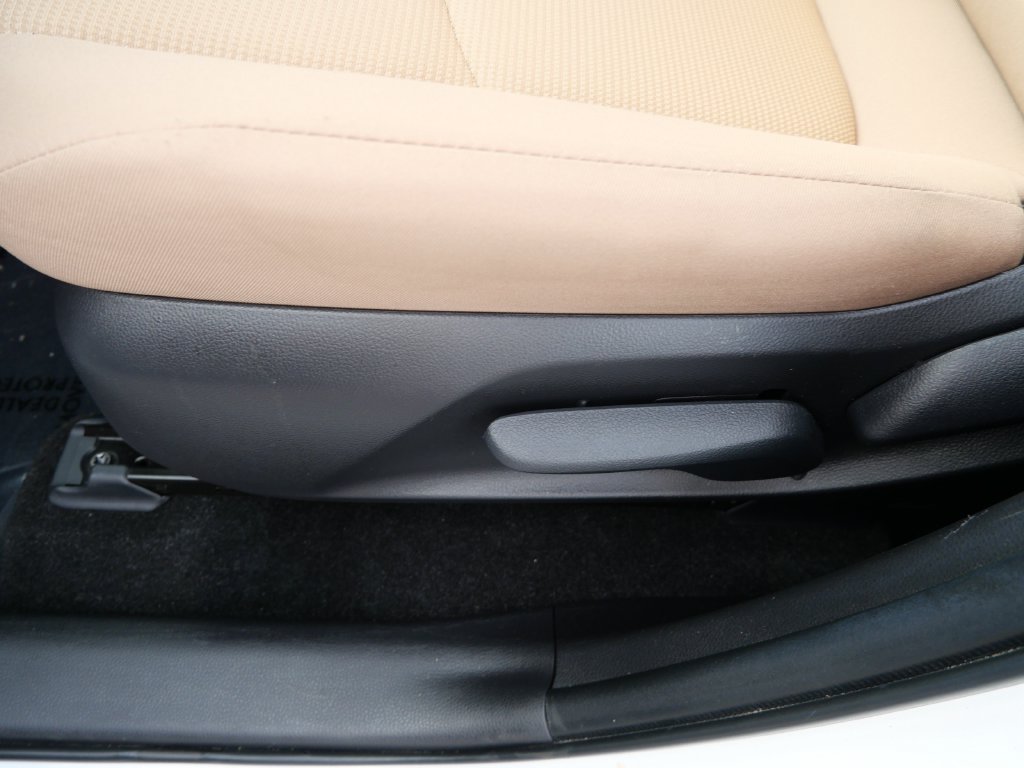 Certified 2025 Toyota RAV4 LE AWD/4WD image 15