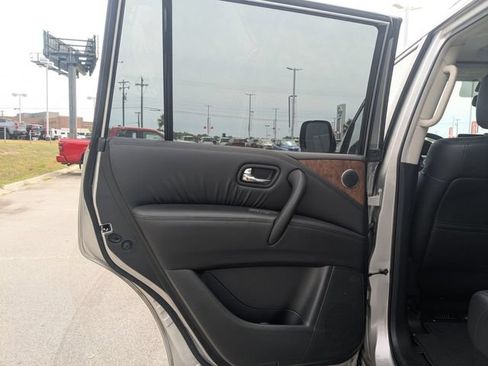 Used 2024 Nissan Armada SL w/ Captain's Chairs Package RWD image 25