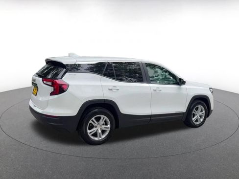Used 2024 GMC Terrain SLE FWD image 15
