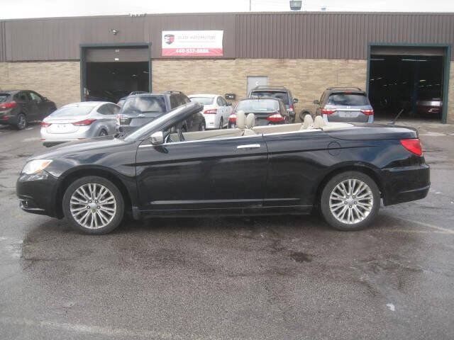 Used 2011 Chrysler 200 Limited FWD image 8