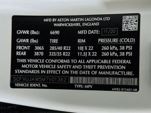 Used 2021 Aston Martin DBX image 32