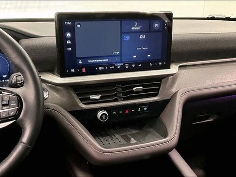 Used 2025 Ford Explorer Platinum image 7