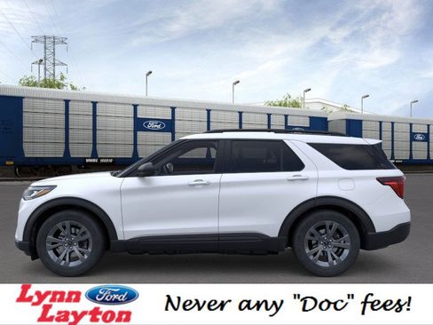 New 2026 Ford Explorer Active image 3