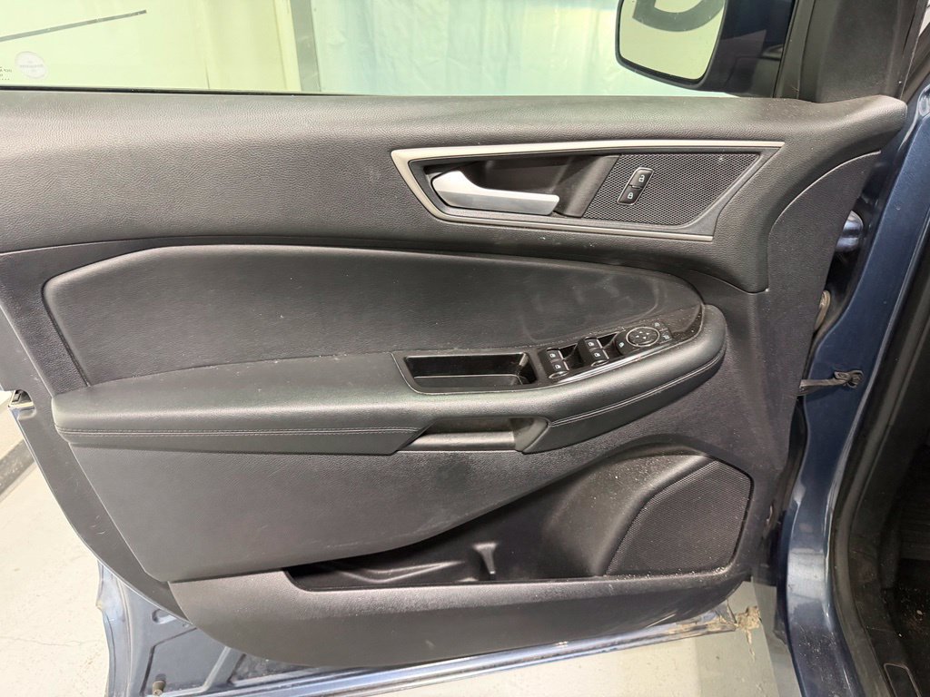 Used 2019 Ford Edge SEL w/ Equipment Group 201A FWD image 12