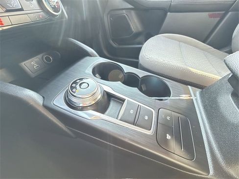 Used 2021 Ford Escape SE image 19