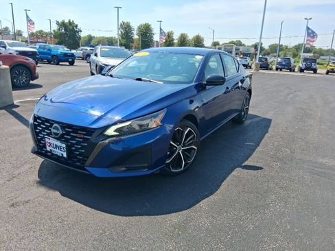 Used 2024 Nissan Altima 2.5 SR FWD image 4