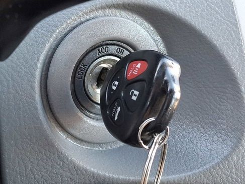 Used 2009 Toyota Avalon Limited image 19