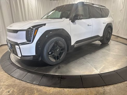 New 2026 Kia EV9 GT-Line image 1