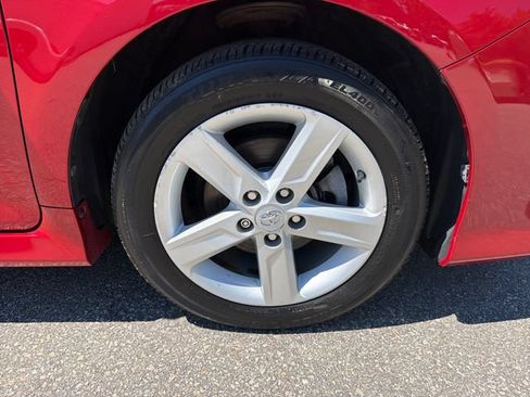 Used 2014 Toyota Camry SE FWD image 27