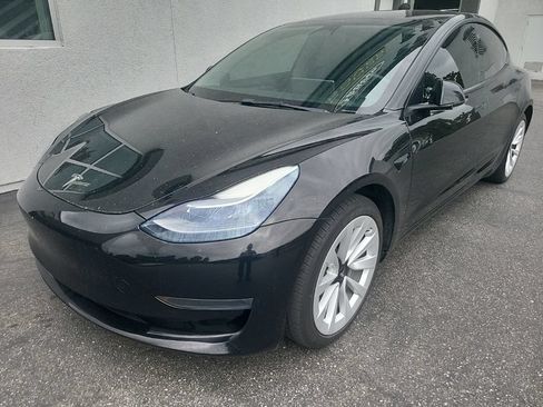 Used 2023 Tesla Model 3 Standard Range RWD image 1