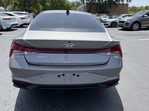 Used 2023 Hyundai Elantra SEL w/ Convenience Package FWD image 3
