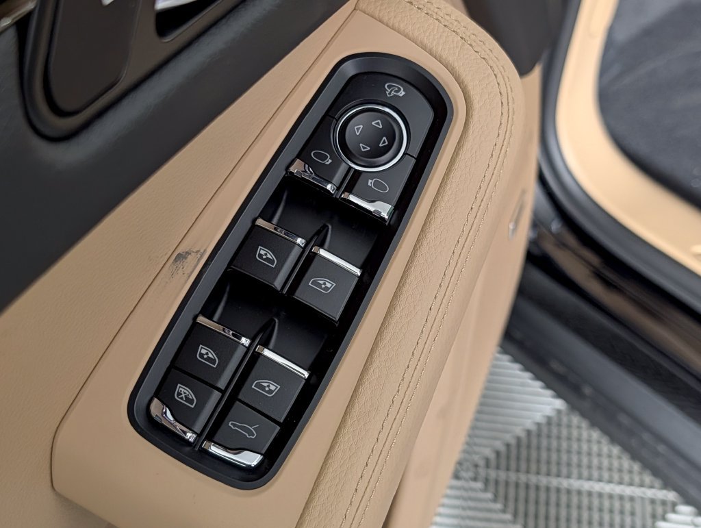Certified 2026 Porsche Macan AWD/4WD image 27