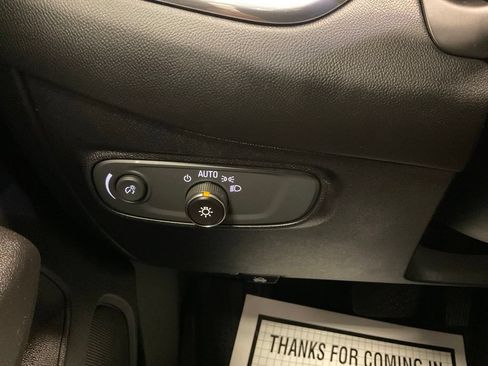 Used 2018 Chevrolet Equinox LT AWD/4WD image 18
