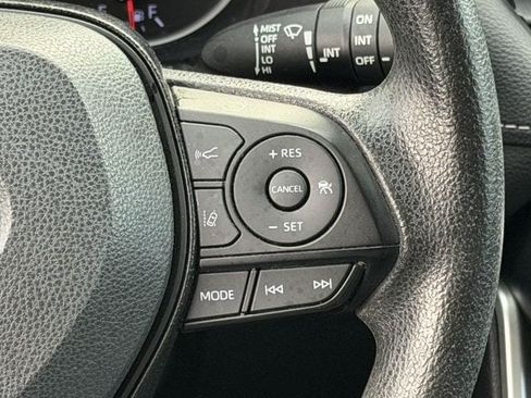 Certified 2019 Toyota RAV4 XLE FWD image 14