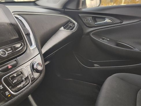 Used 2016 Chevrolet Malibu LT image 25