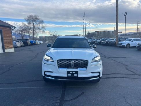 Used 2023 Lincoln Aviator Reserve w/ Equipment Group 201A image 2