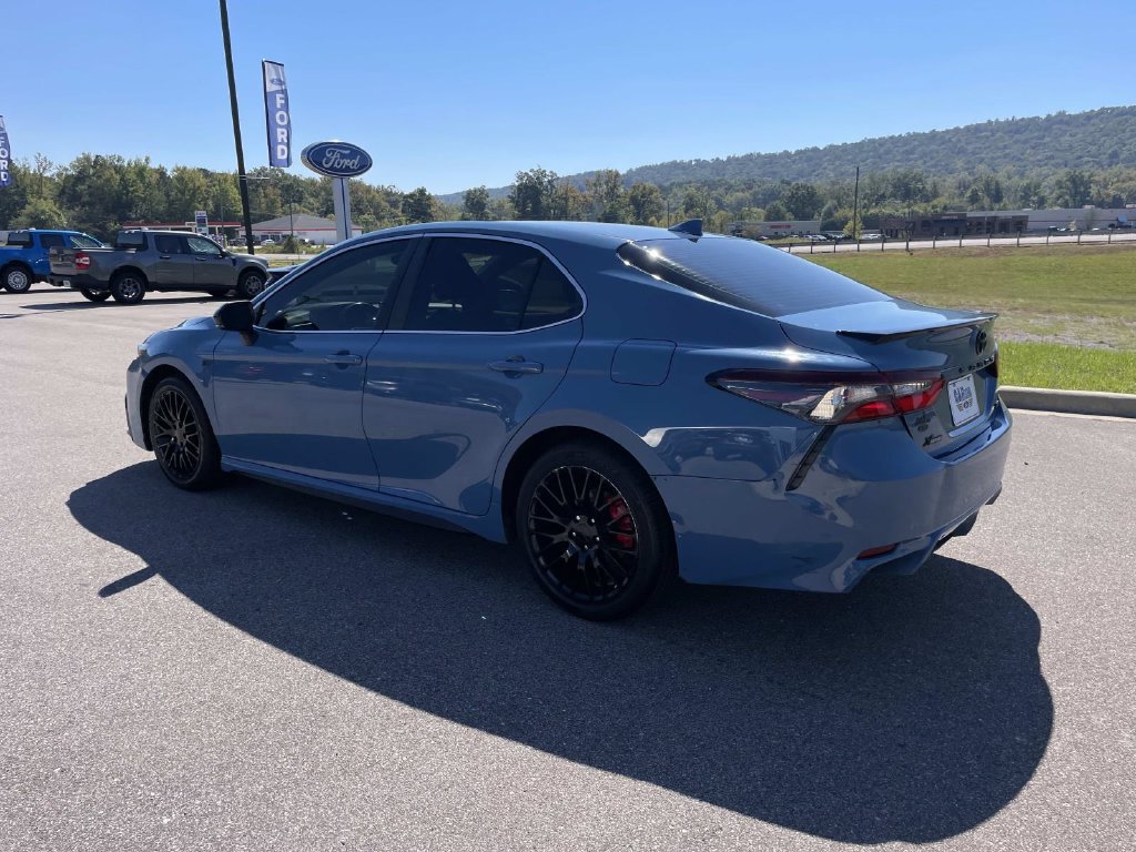 Used 2023 Toyota Camry SE FWD image 5