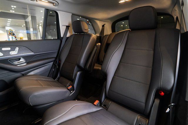 Certified 2026 Mercedes-Benz GLS 450 4MATIC image 30