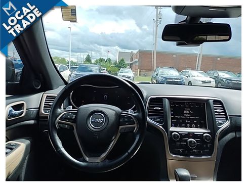Used 2016 Jeep Grand Cherokee Laredo 75th Anniversary AWD/4WD image 16