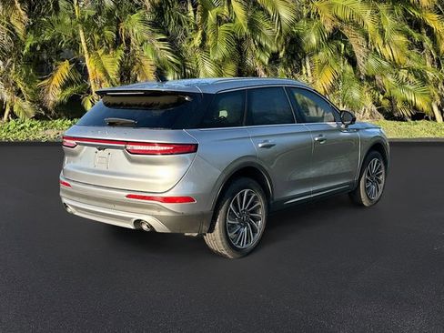 Used 2024 Lincoln Corsair Reserve image 5