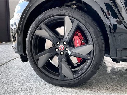 Used 2023 Jaguar F-PACE SVR AWD/4WD image 10
