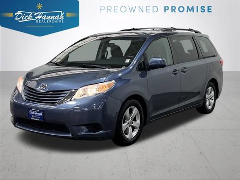 Used 2015 Toyota Sienna LE FWD image 1