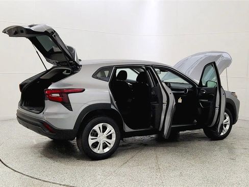 New 2026 Chevrolet Trax LS w/ Driver Confidence Package image 14