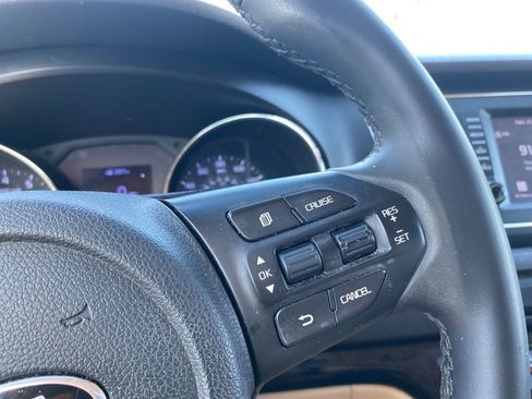 Used 2019 Kia Sedona EX image 26