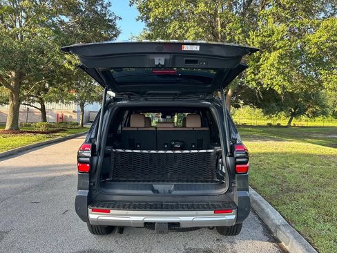 Certified 2025 Toyota 4Runner Limited AWD/4WD image 11