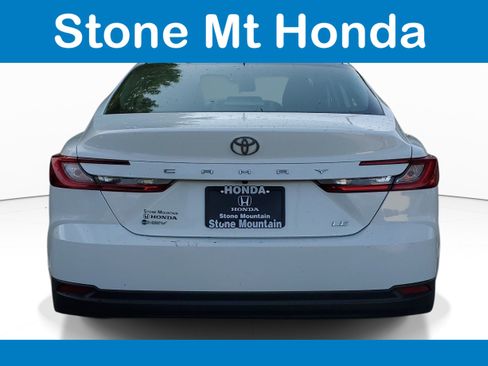 Used 2025 Toyota Camry LE FWD image 5