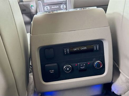 Used 2017 Lincoln Navigator Select RWD image 32