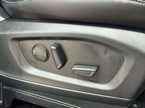 Used 2024 Ford Explorer XLT w/ Equipment Group 202A RWD image 63