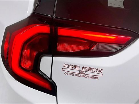 Used 2018 GMC Terrain SLE image 28