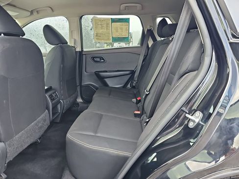 Used 2023 Nissan Rogue S image 17