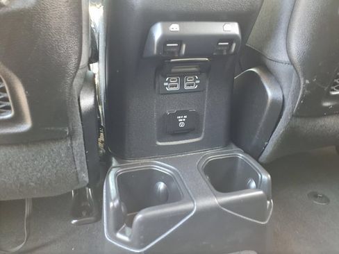 Used 2025 Jeep Wrangler Unlimited Rubicon AWD/4WD image 20