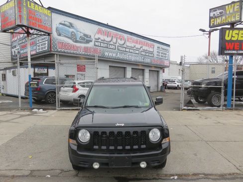 Used 2014 Jeep Patriot Sport image 6