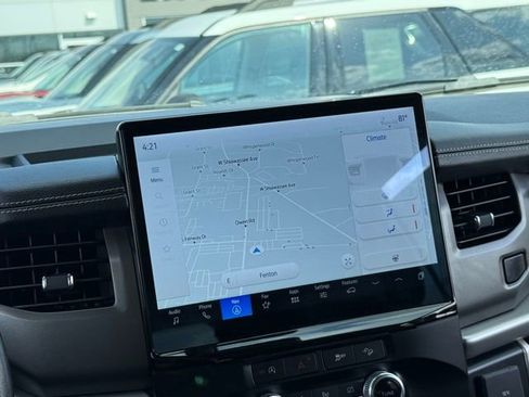 Used 2024 Ford Expedition Max XLT AWD/4WD image 3